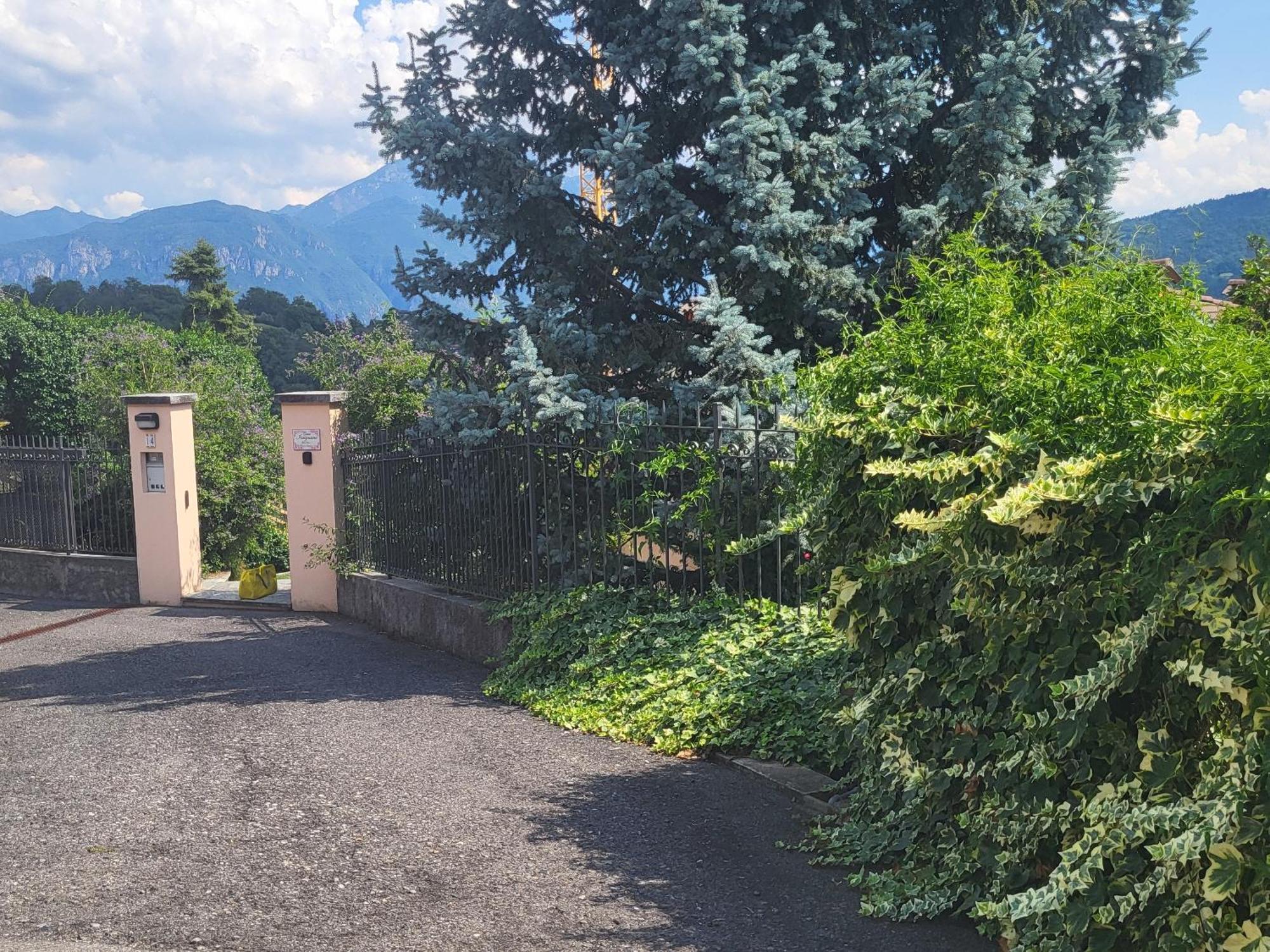 Casa Intignano - Appartamento Con Terrazzo Vista Lago Tremezzo Cameră foto